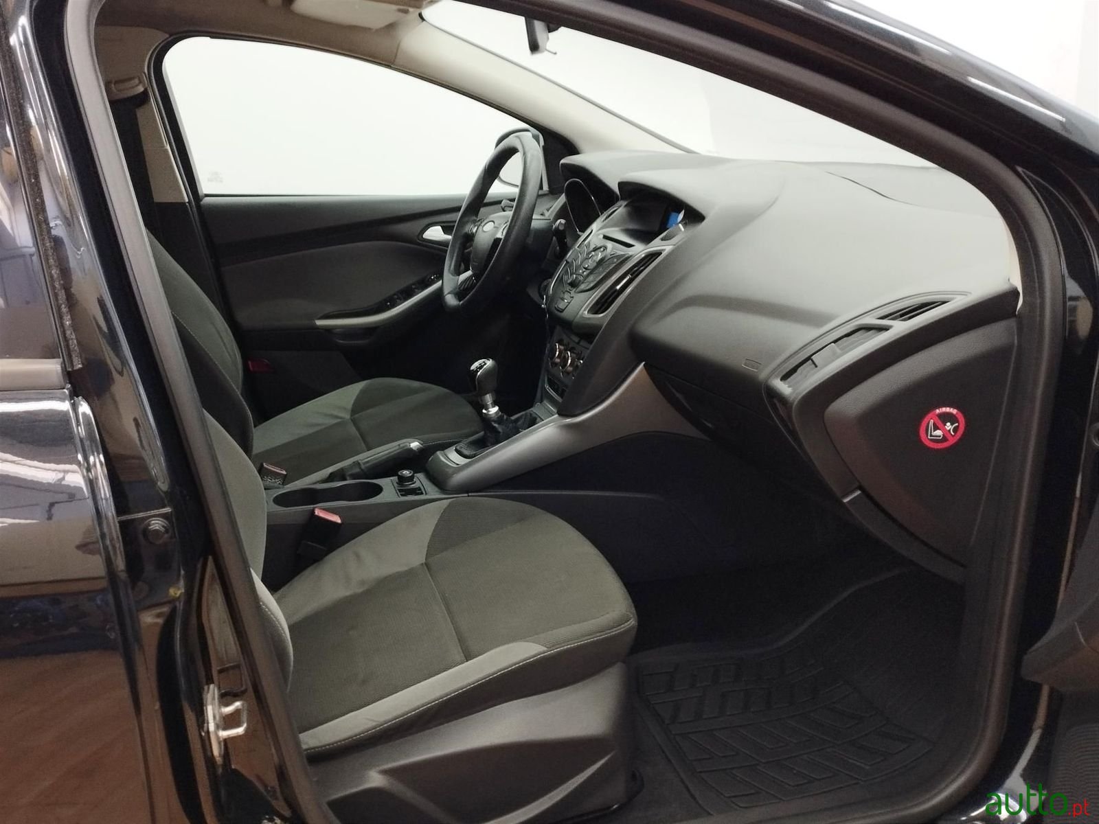 2011' Ford Focus photo #6