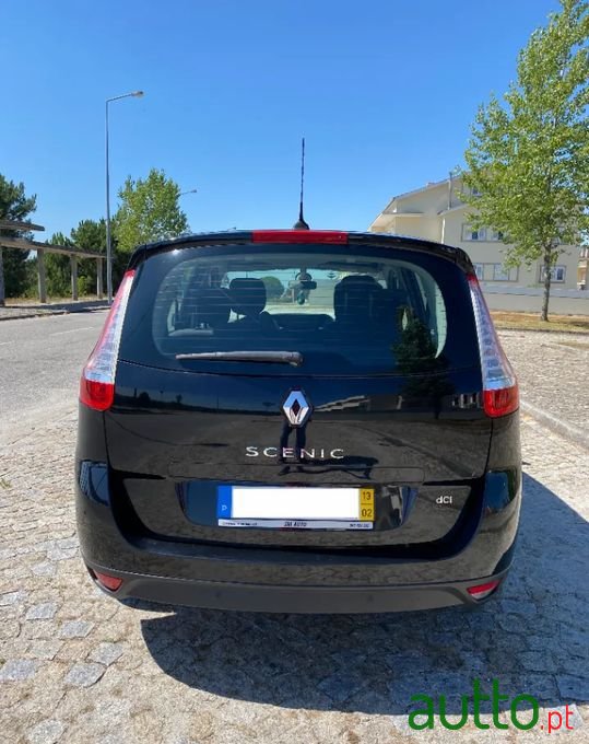 2013' Renault Grand Scenic photo #3