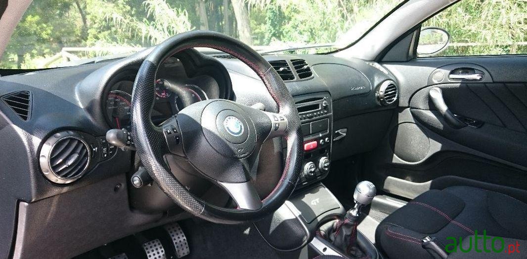 2008' Alfa Romeo GT photo #3