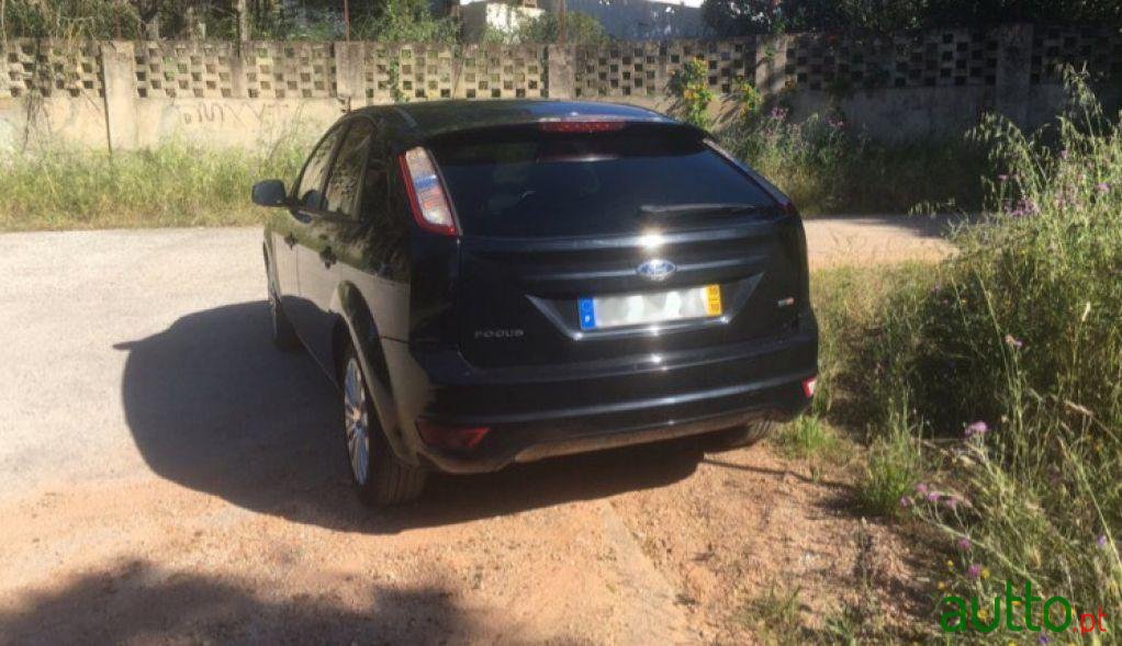 2010' Ford Focus 1.6 Tdci Titanium photo #2