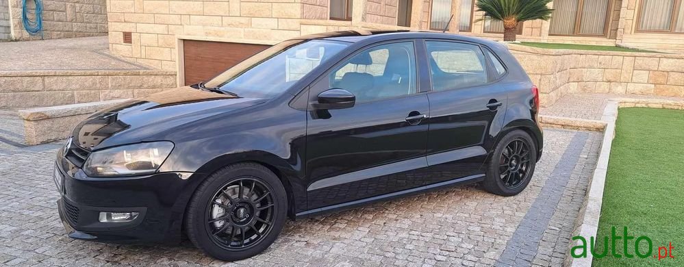 2010' Volkswagen Polo photo #3