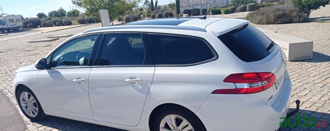 2017' Peugeot 308 Sw photo #6