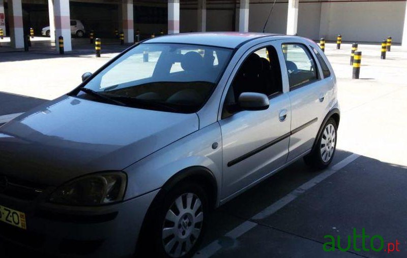 2005' Opel Corsa 1.3 Cdti 5P photo #1