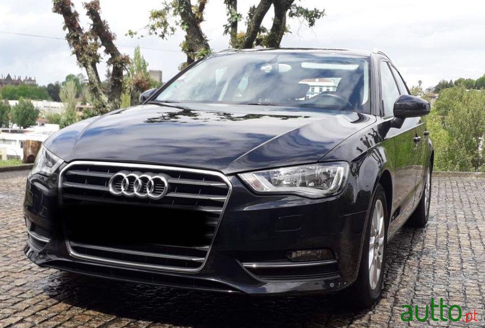 2013' Audi A3 Sportback photo #1