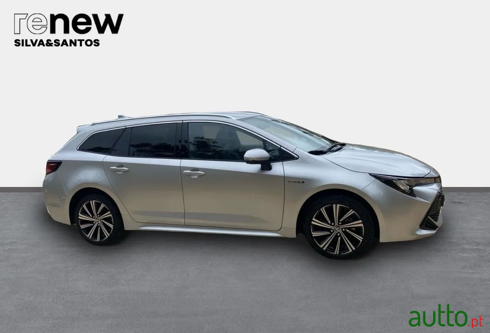 2021' Toyota Corolla Touring Sports photo #4