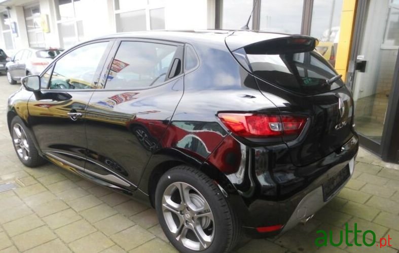 2016' Renault Clio photo #2