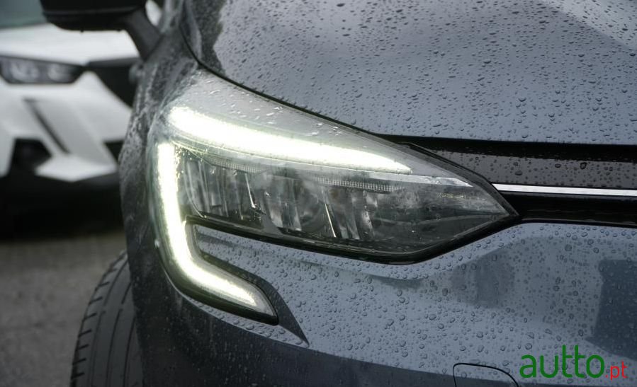 2022' Renault Clio photo #3