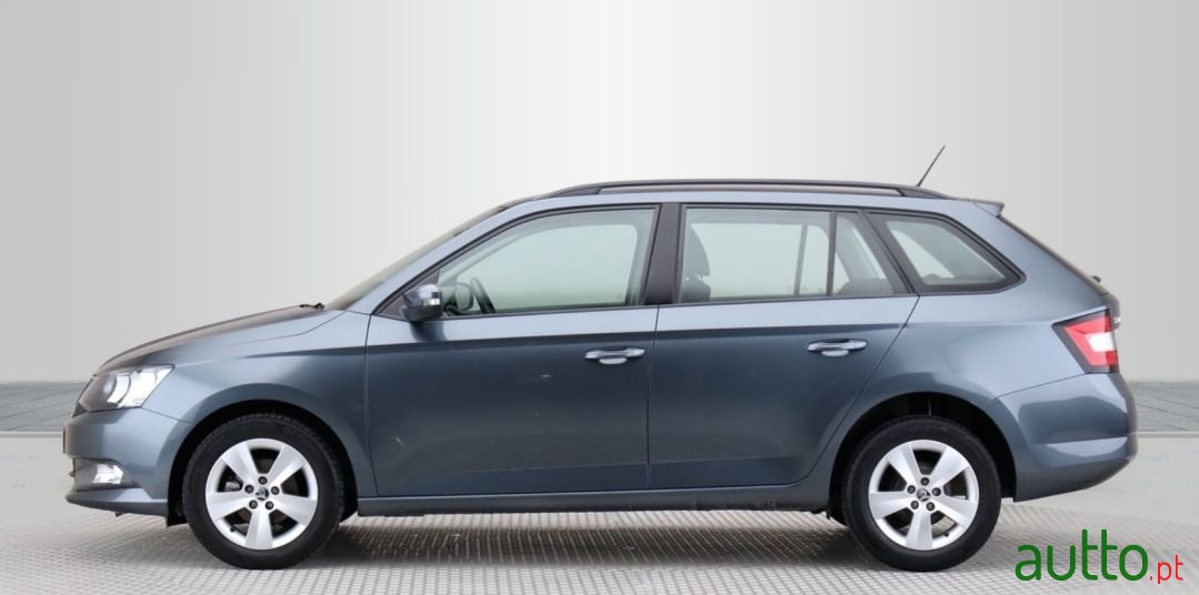 2018' Skoda Fabia Break photo #2