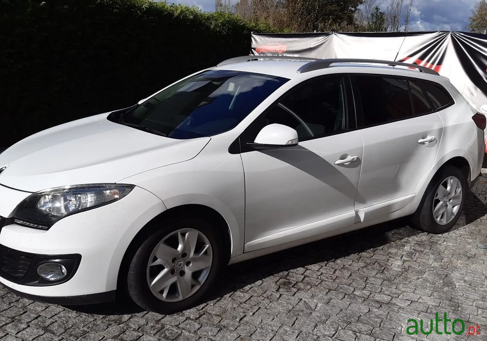 2013' Renault Mégane Sport Tourer photo #1