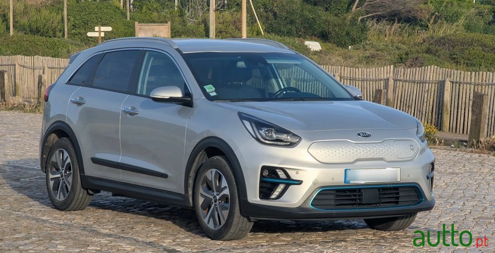 2020' Kia Niro photo #1