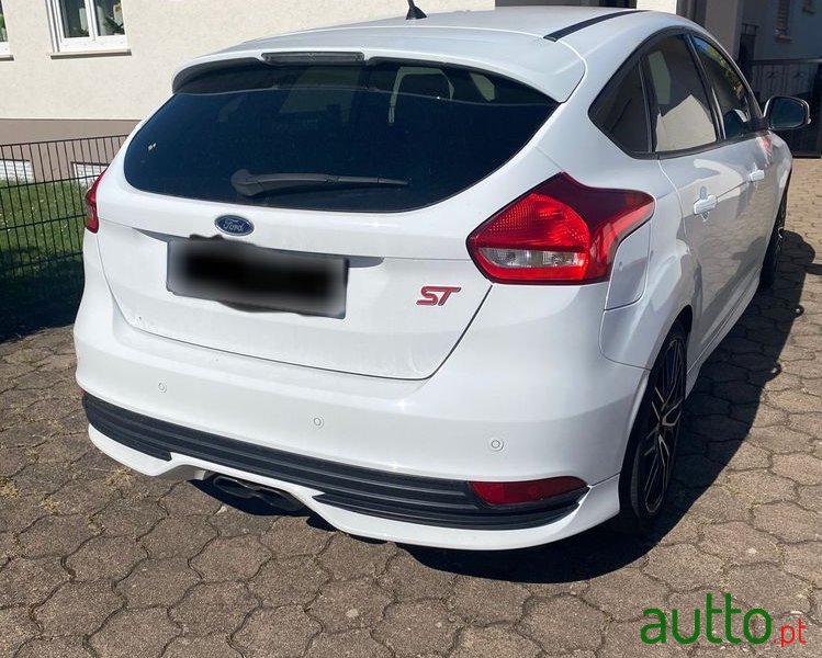 2016' Ford Focus 2.0I St-2 photo #4