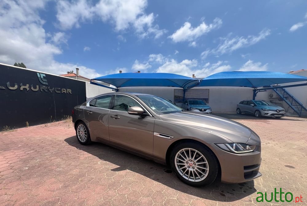 2016' Jaguar XE photo #5