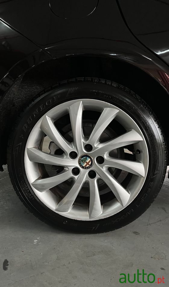 2010' Alfa Romeo Giulietta photo #5