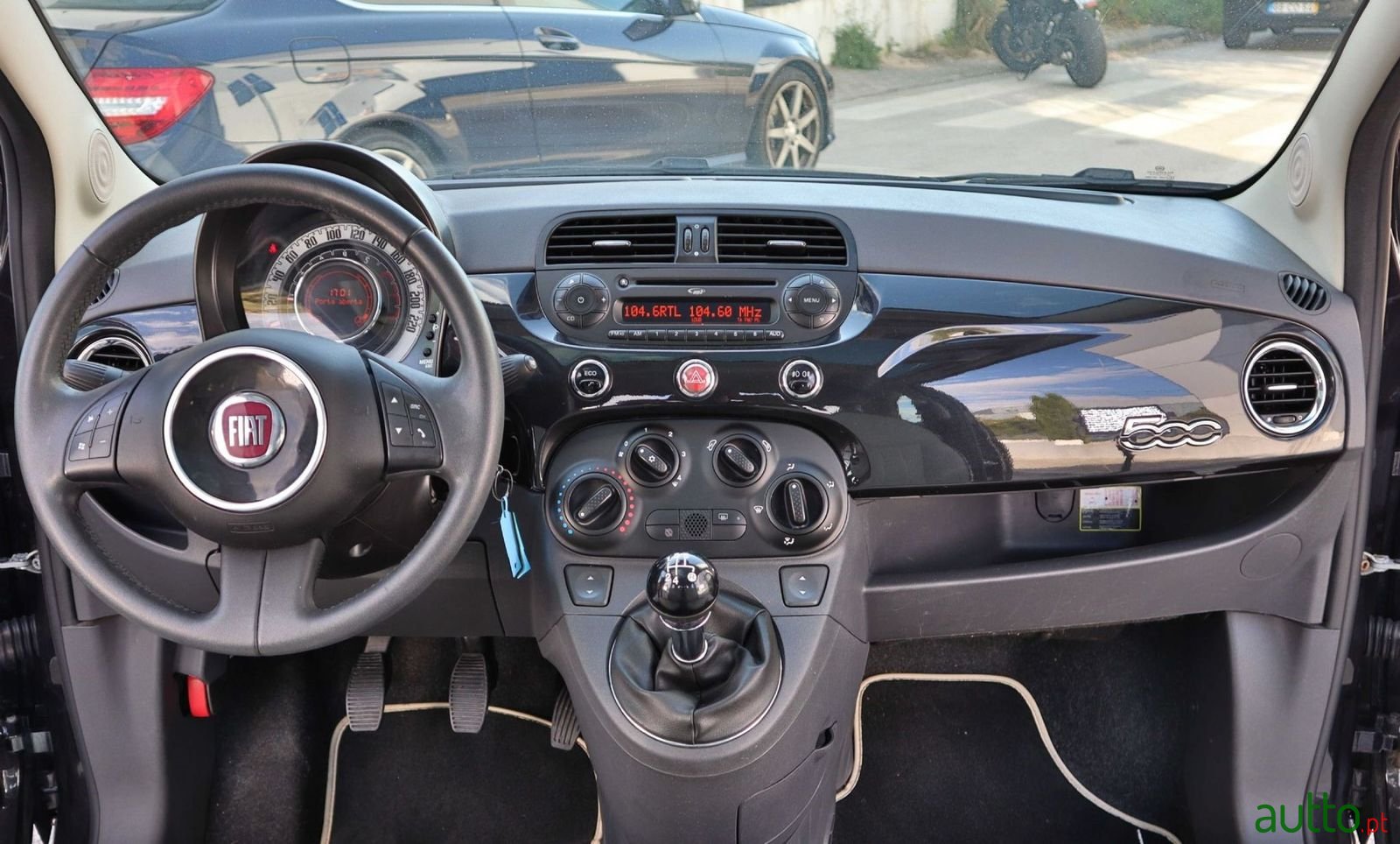 2011' Fiat 500 photo #3