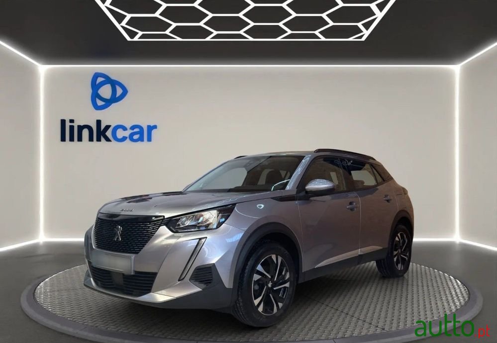 2020' Peugeot 2008 photo #3