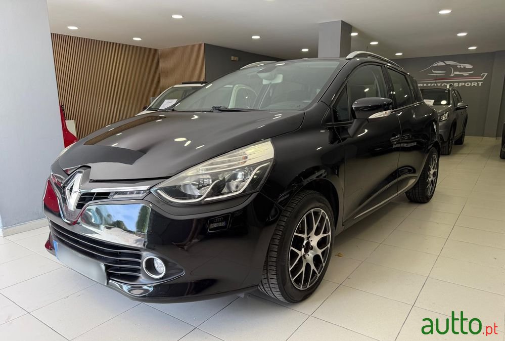 2016' Renault Clio Sport Tourer photo #1