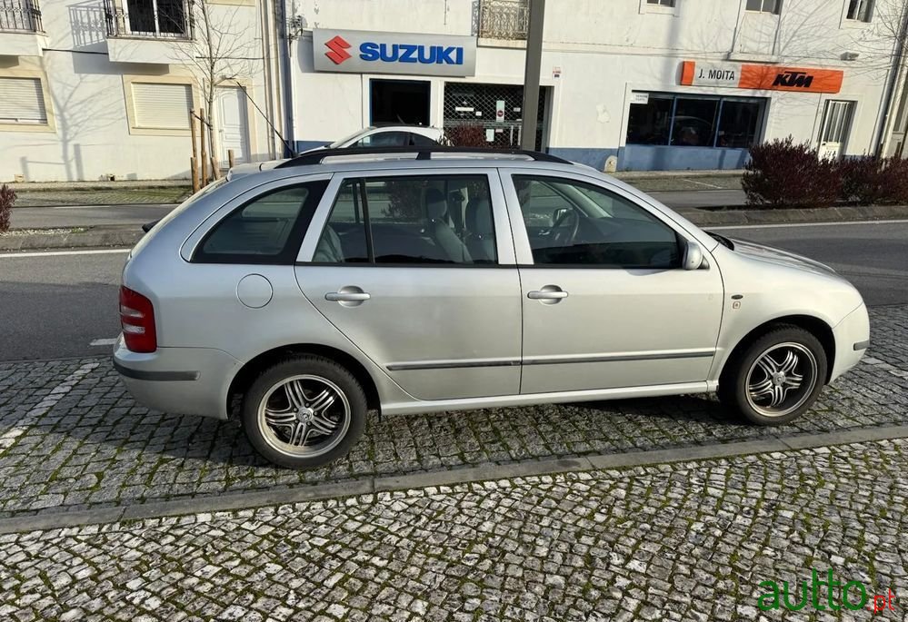 2002' Skoda Fabia photo #4