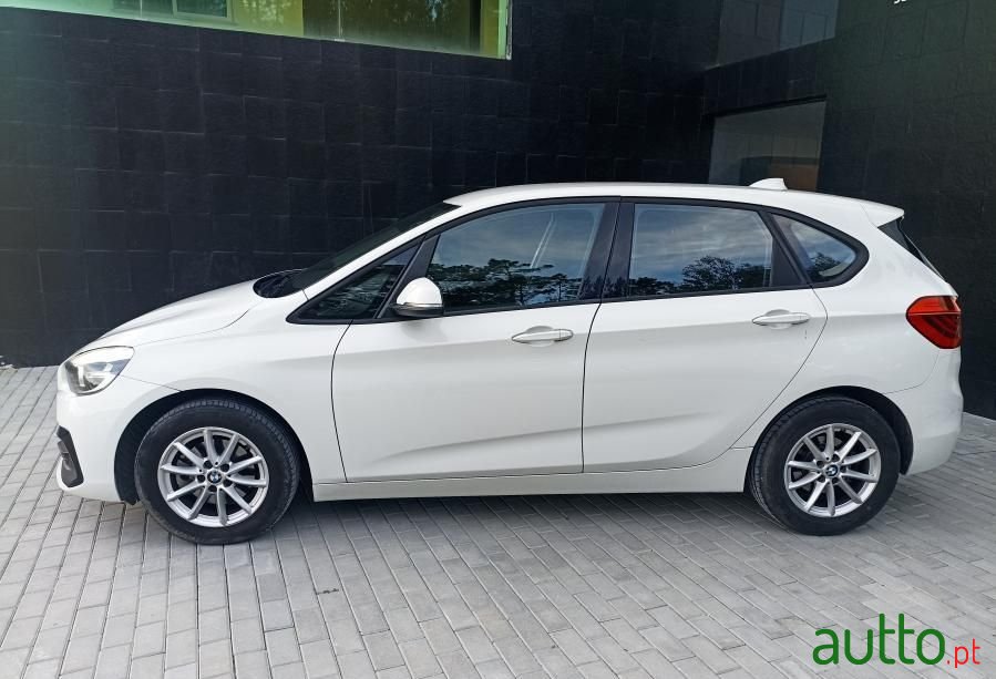 2018' BMW 216 Active Tourer photo #3