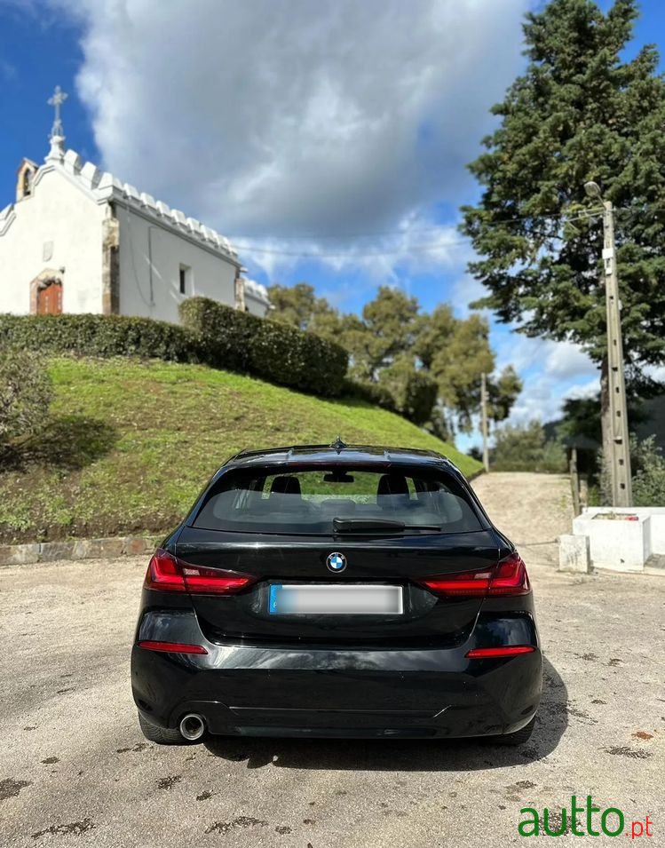 2020' BMW 116 D Advantage photo #3