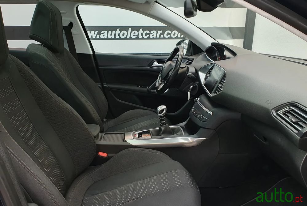 2016' Peugeot 308 Sw photo #3