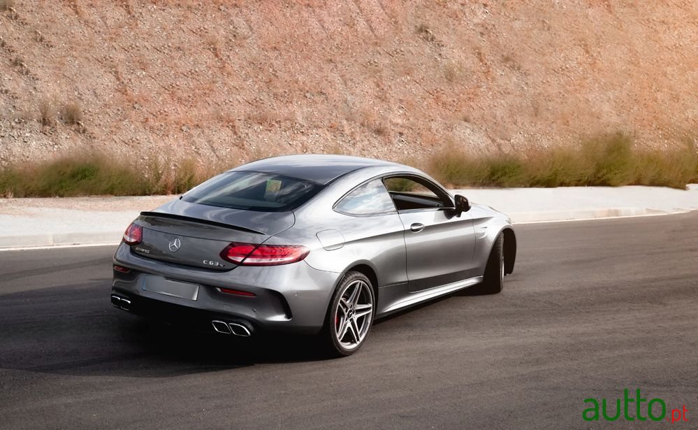 2019' Mercedes-Benz Classe C S photo #1