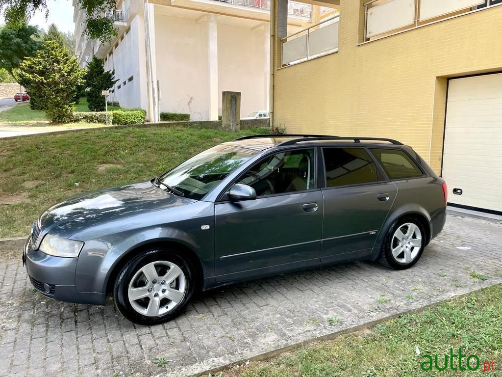 2003' Audi A4 Avant photo #2