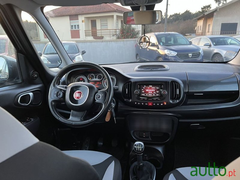 2013' Fiat 500L photo #6