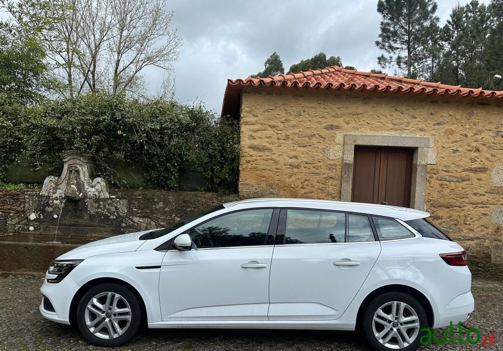2019' Renault Megane Sport Tourer photo #3