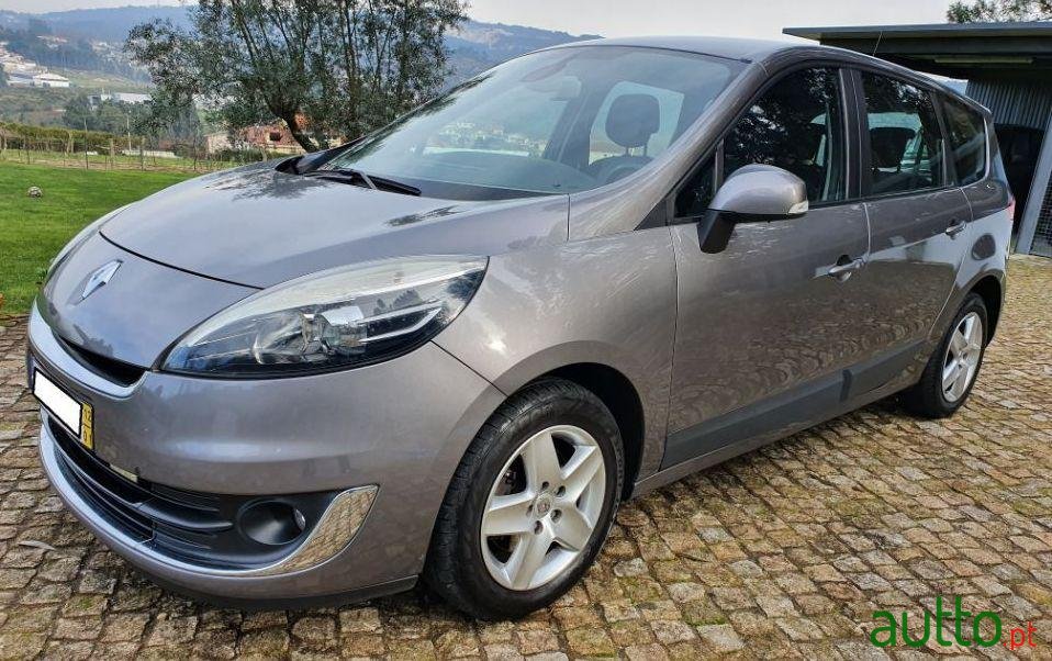 2012' Renault Grand Scenic photo #4