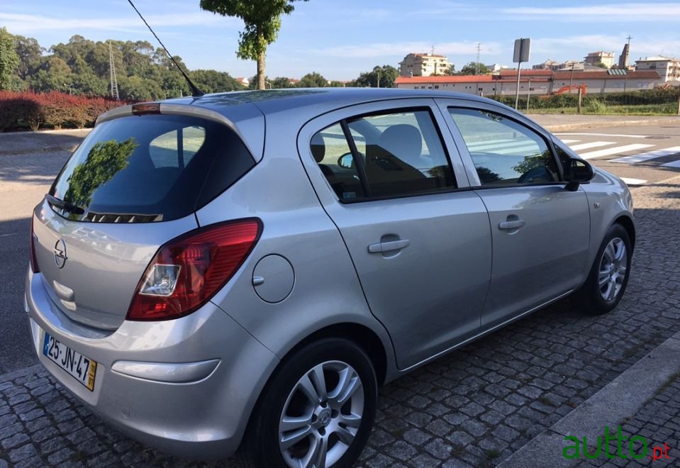 2010' Opel Corsa Enjoy photo #3