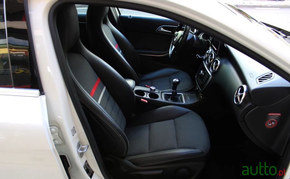 2014' Mercedes-Benz A 180 photo #5