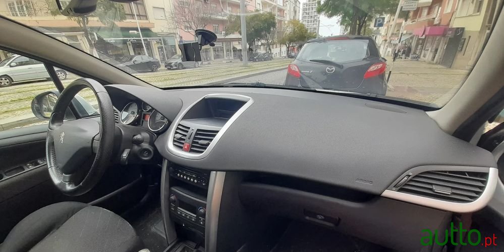 2007' Peugeot 207 1.6 Hdi Sport photo #6