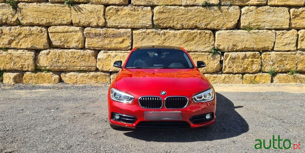 2017' BMW 118 D Line Sport photo #5