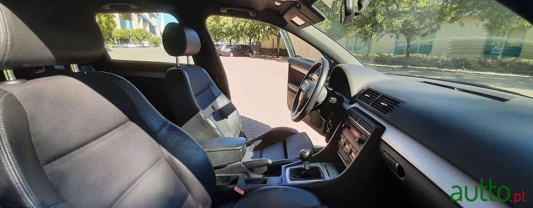 2003' Audi A4 Avant photo #3