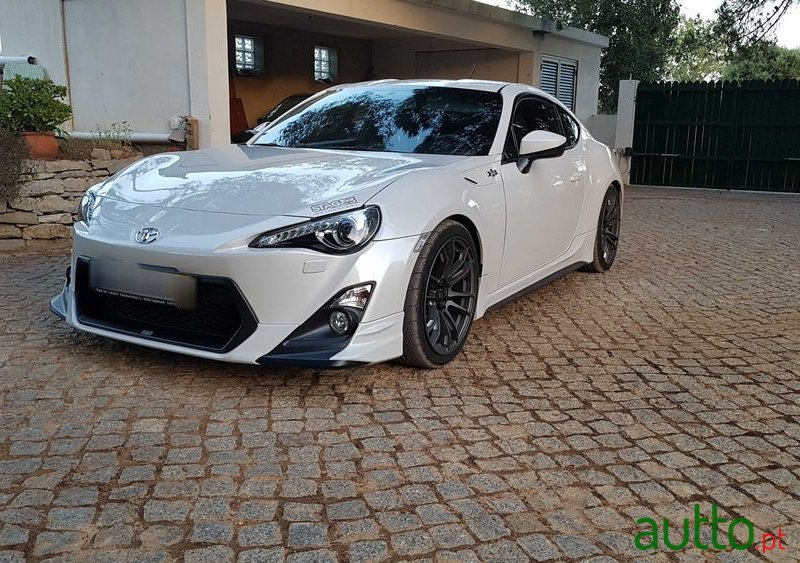 2013' Toyota GT86 photo #1