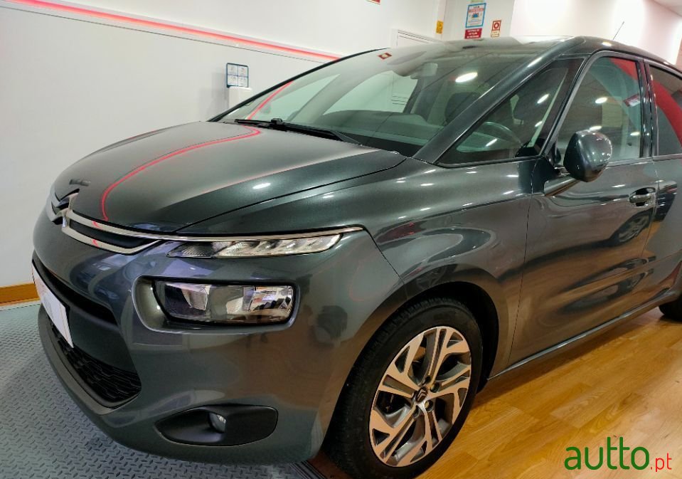 2016' Citroen C4 Picasso photo #1