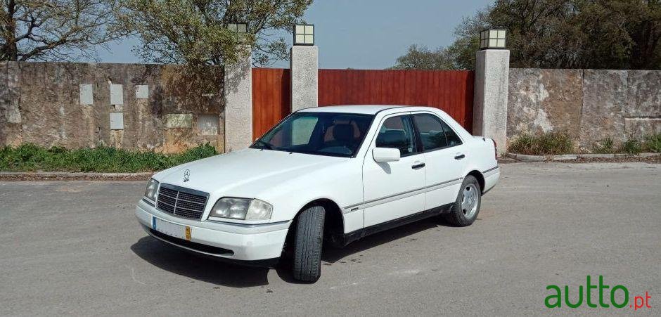 1995' Mercedes-Benz C-250 D Elegance photo #1