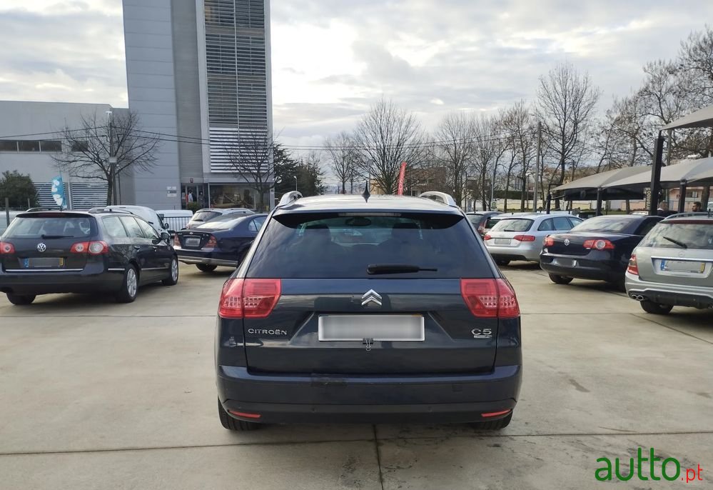 2010' Citroen C5 Tourer photo #5