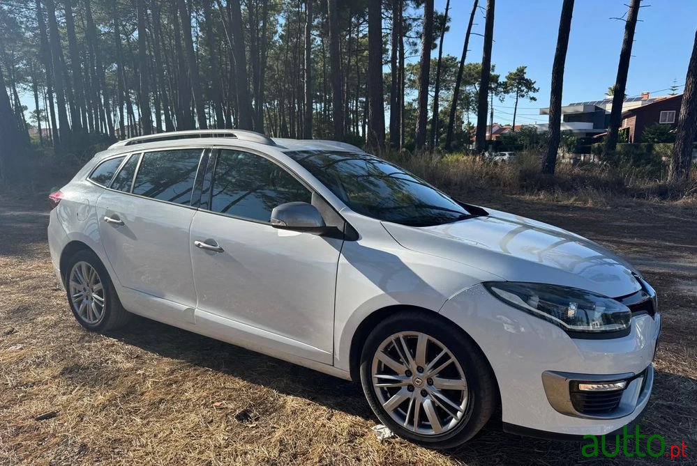 2015' Renault Megane Sport Tourer photo #3
