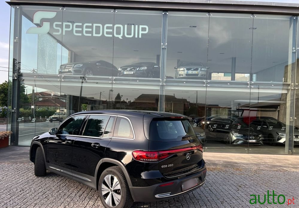 2023' Mercedes-Benz EQB 250 Progressive photo #5