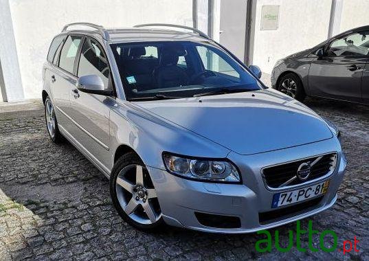 2011' Volvo V50 photo #3