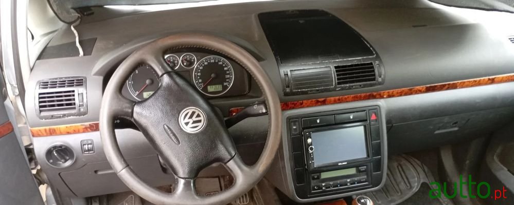 2001' Volkswagen Sharan 1.9 Tdi Confortline photo #5