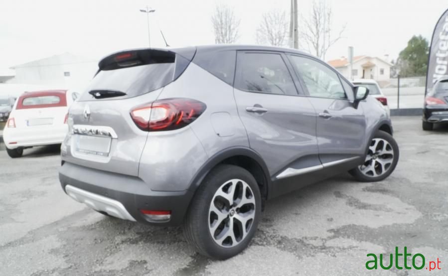2019' Renault Captur photo #5