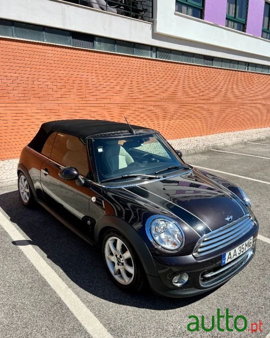 2014' MINI Cabrio photo #1