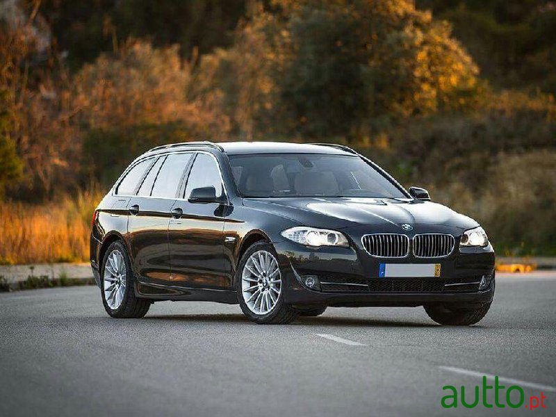 2011' BMW 520 photo #2