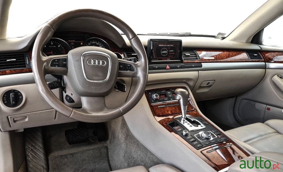 2010' Audi A8 photo #6