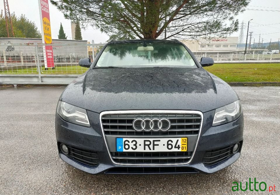 2012' Audi A4 Avant photo #1