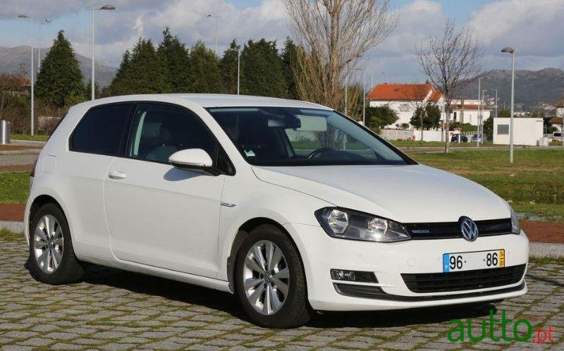 2014' Volkswagen Golf photo #1