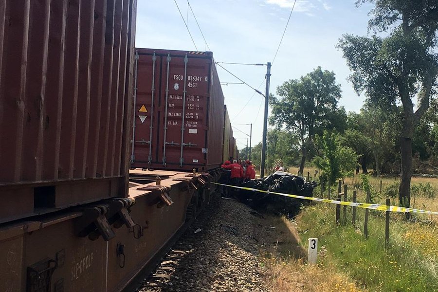 Condutor morre abalroado por comboio em Santiago do Cacém