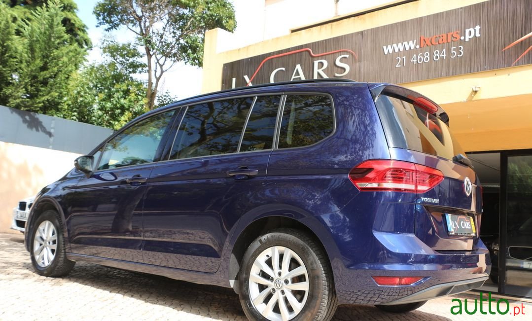 2016' Volkswagen Touran photo #6